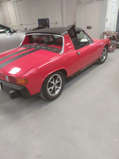 Auto Body Shop «Maaco Collision Repair & Auto Painting», reviews and photos, 8916 Troost Ave, Kansas City, MO 64131, USA