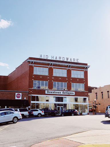 Antique Store «Downtown Antiques Mall», reviews and photos, 1 Court Square, West Plains, MO 65775, USA