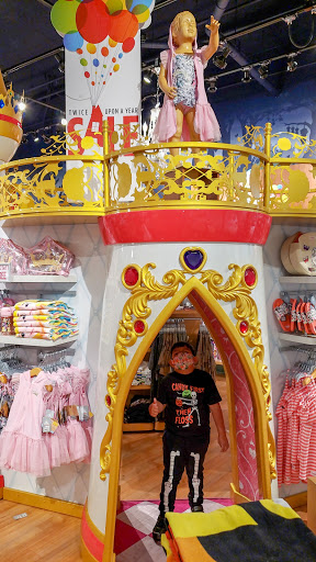 Toy Store «Disney Store», reviews and photos, 350 W Hillcrest Dr, Thousand Oaks, CA 91360, USA