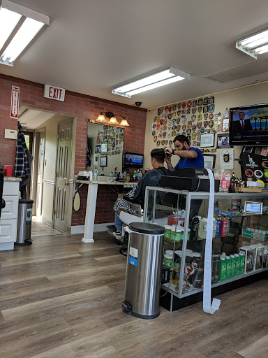 Barber Shop «Walk-In Barbershop», reviews and photos, 8 Mill Rd #3, Yaphank, NY 11980, USA