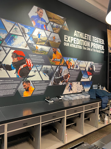 Clothing Store «The North Face Outlet», reviews and photos, 8555 San Ysidro Ave Ste 20, Gilroy, CA 95020, USA