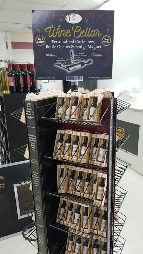 Beer Store «H&B Wines & Liquors», reviews and photos, 725 Grafton St, Worcester, MA 01604, USA