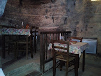 Atmosphère du Restaurant Les Caves de la Genevraie à Louresse-Rochemenier - n°16