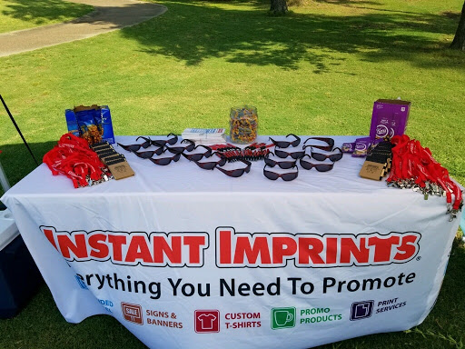 Instant Imprints South Houston | Printer and Promotional Products | Screen Printing