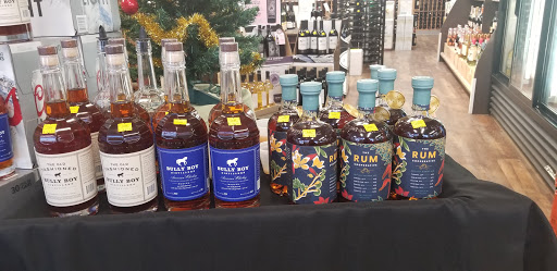 Liquor Store «Town Wine & Spirits», reviews and photos, 179 Newport Ave, Rumford, RI 02916, USA