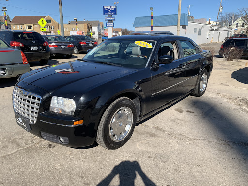 Used Car Dealer «DIAMOND AUTO SALES AND SERVICES 2016», reviews and photos, 1801 W Forest Home Ave, Milwaukee, WI 53204, USA