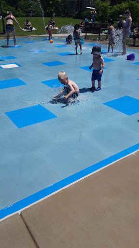 Park «Fountain Square Park», reviews and photos, 1751 Gibson Dr, Elk Grove Village, IL 60007, USA