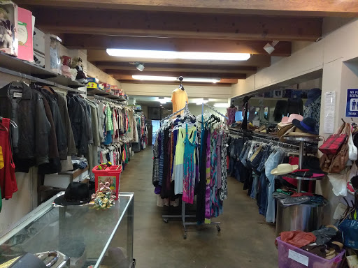 Thrift Store «La Tienda Thrift Store», reviews and photos, 510 N El Camino Real, San Clemente, CA 92672, USA