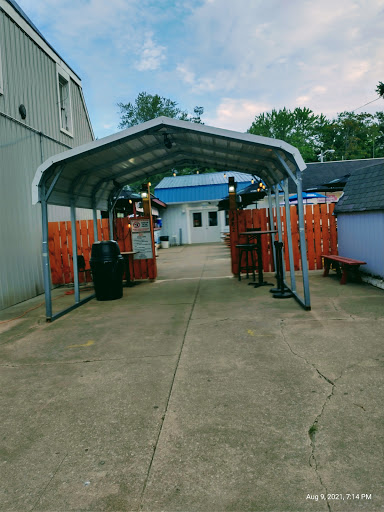 Karaoke Bar «Yankee Bar & Grill», reviews and photos, 5482 Lake Rd E, Geneva, OH 44041, USA