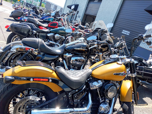 Auto Body Shop «Gerber Collision & Glass», reviews and photos, 2227 SE 7th Ave, Portland, OR 97214, USA