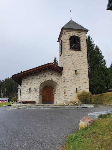 Kommentare und Rezensionen über Evangelische Kirche "Bergkirchli"