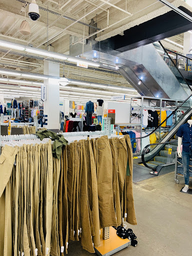Clothing Store «Old Navy», reviews and photos, 159-18 Jamaica Ave, Jamaica, NY 11432, USA