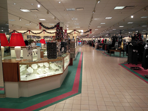Department Store «Von Maur», reviews and photos, 1350 Hickory Point Mall, Forsyth, IL 62535, USA