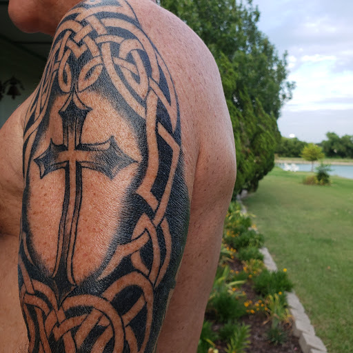 Tattoo Shop «J. Hall & Co. Gentleman Tattooers», reviews and photos, 1709 S Lamar St, Dallas, TX 75215, USA