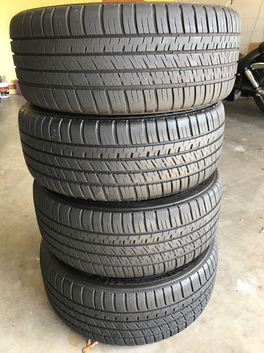 Tire Shop «Discount Tire Store - Orlando, FL», reviews and photos, 986 N Semoran Blvd, Orlando, FL 32807, USA