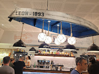 Atmosphère du Restaurant Léon Fish Brasserie - Meyzieu - n°13