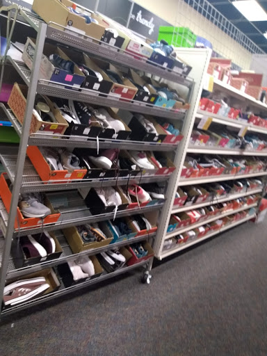 Shoe Store «Shoe Carnival», reviews and photos, 2633 Lakewood Village Dr, North Little Rock, AR 72116, USA