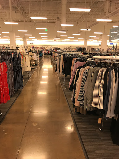 Department Store «Nordstrom Rack Tempe Marketplace», reviews and photos, 1900 E Rio Salado Pkwy, Tempe, AZ 85281, USA