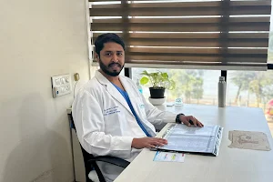 Dr. Satwik B Metgud Gynaec Laparoscopic surgeon and Fertility Specialist in Belgaum image