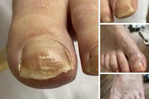 MANICURA Y PEDICURA PROFESIONAL ROJALES /Fußpflege und Maniküre /Foot Care & Nails image