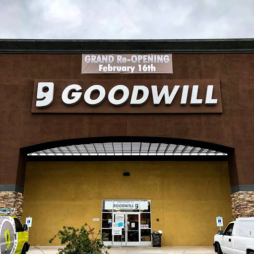 Gilbert & University Goodwill Retail Store & Donation Center, 1900 E University Dr, Mesa, AZ 85203, USA, 