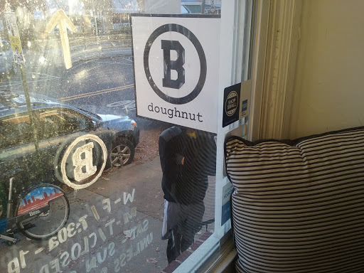 Donut Shop «B. Doughnut», reviews and photos, 7 Loudoun St SW, Leesburg, VA 20175, USA