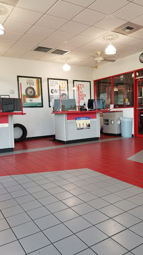 Tire Shop «Discount Tire Store - Lakewood, WA», reviews and photos, 2214 84th St S, Lakewood, WA 98499, USA