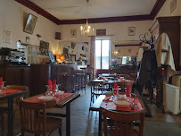 Atmosphère du Restaurant Le Grand Cafe Du Printemps à Mauvezin - n°6