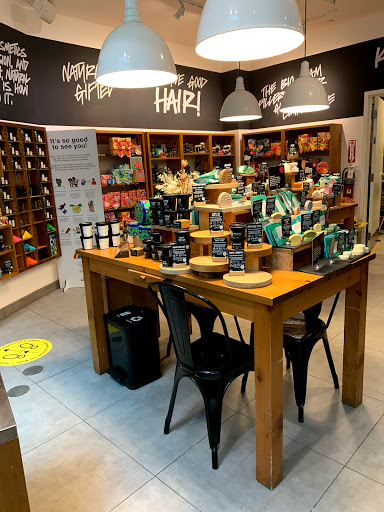 Cosmetics Store «Lush», reviews and photos, 4200 Conroy Rd, Orlando, FL 32839, USA