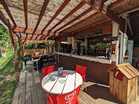 Atmosphère du Restaurant la peche a la truite à Saint-Pierre-d'Entremont - n°3