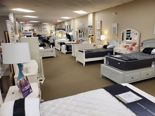 Furniture Store «Raymour & Flanigan Furniture and Mattress Store», reviews and photos, 2780 W Ridge Rd, Rochester, NY 14626, USA