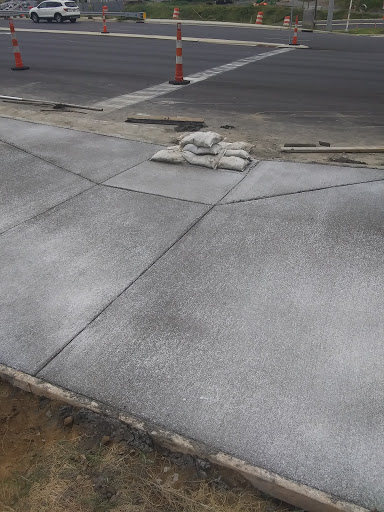 Used Car Dealer «Autoworld of Winston-Salem», reviews and photos, 345 Peters Creek Pkwy, Winston-Salem, NC 27101, USA