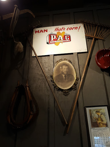 American Restaurant «Cracker Barrel Old Country Store», reviews and photos, 475 Rivers Edge Dr, Milford, OH 45150, USA