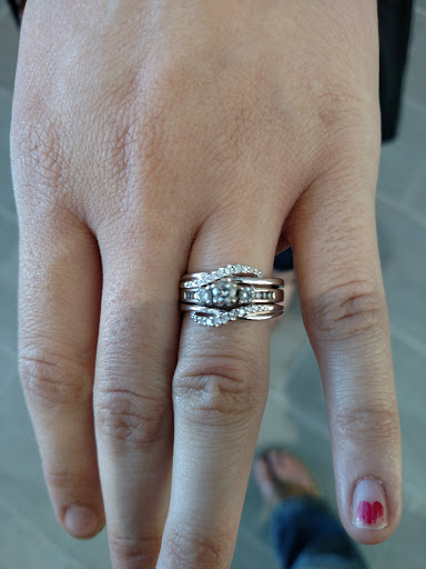 Jewelry Store «Zales - The Diamond Store», reviews and photos, 3213 Bel Air Mall, Mobile, AL 36606, USA