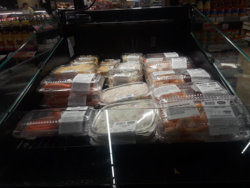 Supermarket «Giant Eagle Supermarket», reviews and photos, 9901 Mountain View Dr, West Mifflin, PA 15122, USA