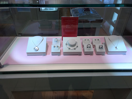 Jewelry Store «PANDORA The Galleria», reviews and photos, 2458 E Sunrise Blvd, Fort Lauderdale, FL 33304, USA