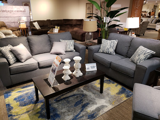 Furniture Store «Ashley HomeStore», reviews and photos, 168 Daniel Webster Hwy, Nashua, NH 03060, USA