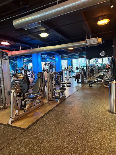 Crunch Fitness - Chelsea - 220 W 19th St, New York, NY 10011