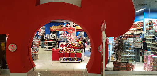 Disney Store, 2655 Richmond Ave, Staten Island, NY 10314, USA, 