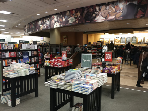 Book Store «Barnes & Noble», reviews and photos, 210 Americana Way, Glendale, CA 91210, USA