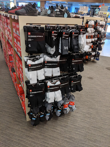 Shoe Store «Famous Footwear», reviews and photos, 5500 Grossmont Center Dr, La Mesa, CA 91942, USA