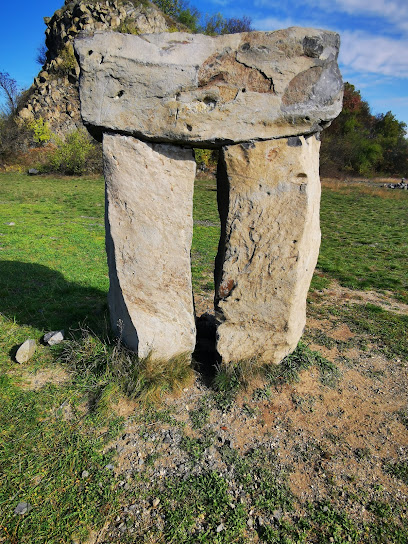 Zalahaláp kőbánya szobrok
