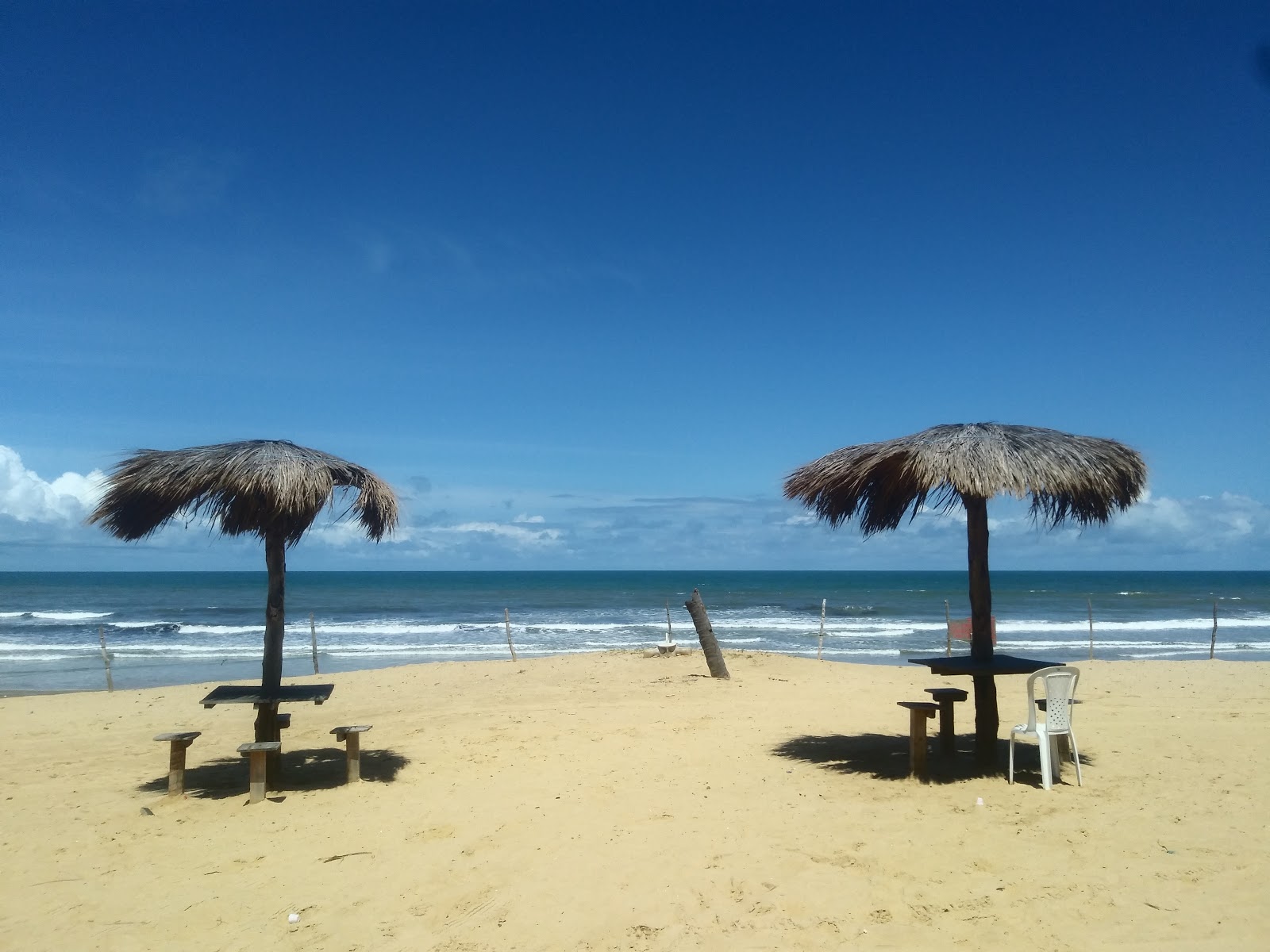 Photo de Praia do Barro Vermelho avec l'eau cristalline de surface