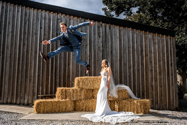 Adam Lowndes - Wedding Photography - Photography studio