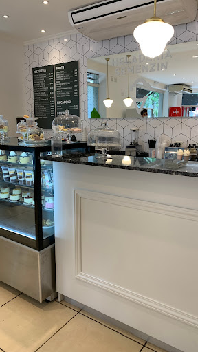 Heladeria Semenzin Central - Ice cream shop,Cafeteria,Cake shop en Zarate