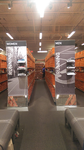 Clothing Store «Nike Factory Store», reviews and photos, 4101 S Carrollton Ave, New Orleans, LA 70119, USA