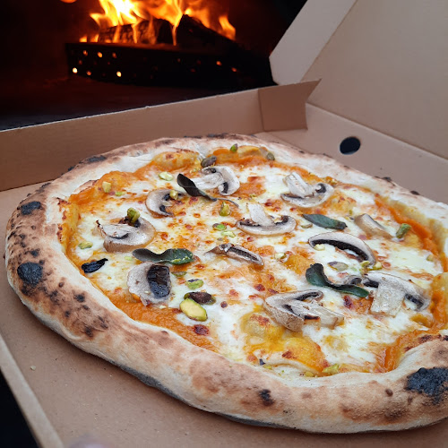 Santina's Wood Fired Pizza Co - Northampton