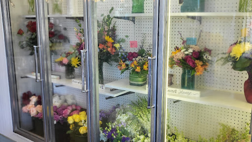 Florist «Lollipops & Roses Florist», reviews and photos, 450 Salem St, Medford, MA 02155, USA