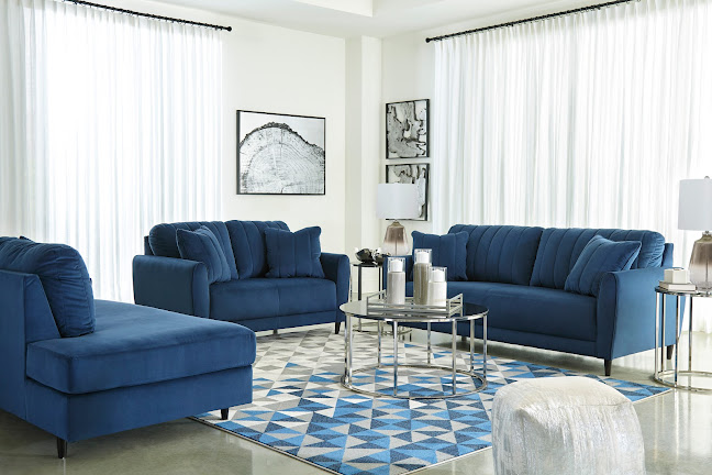 Opiniones de Ashley Furniture HomeStore en Rancagua - Tienda de muebles
