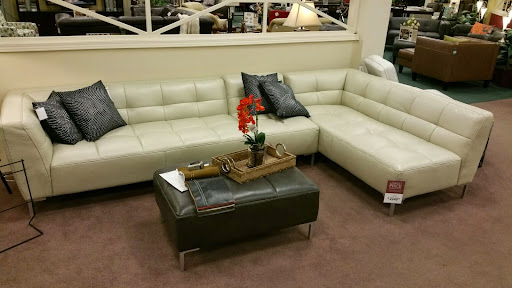 Furniture Store «Raymour & Flanigan Furniture and Mattress Store», reviews and photos, 538 Boston Post Rd, Orange, CT 06477, USA